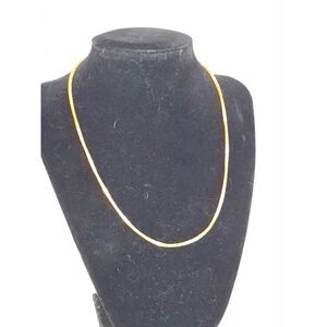 A Vintage Money Women's Chain Necklace Gold Tone Elegant Classic